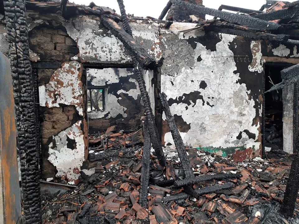 Sobadan tutuşan yorgan evi yaktı