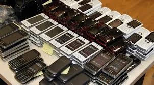 Terk edilmiş bir araçta 4 bin 290 kaçak cep telefonu ele geçirildi