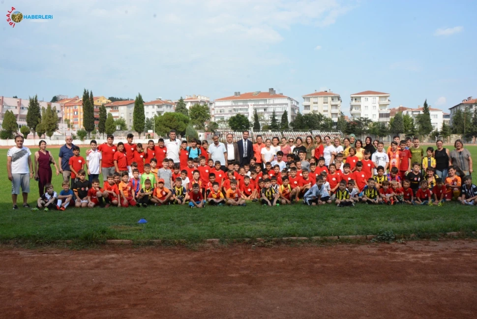 Keşan Belediyesi Futbol Kursu Okulu ile Yenikarpuzlu Futbol Kursu Okulları buluştu