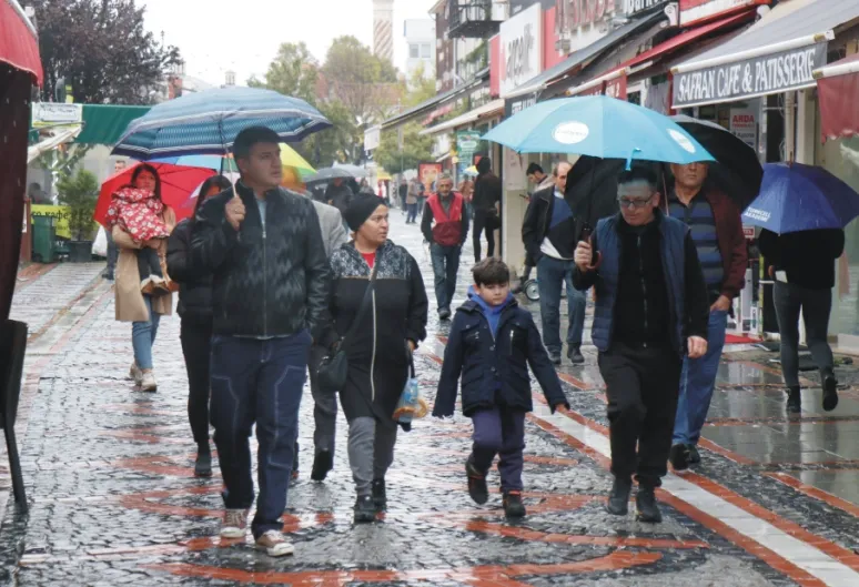 Yağışlı hava devam