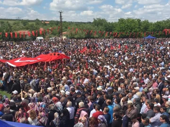 Şehidimize Yürekler Ağladı.