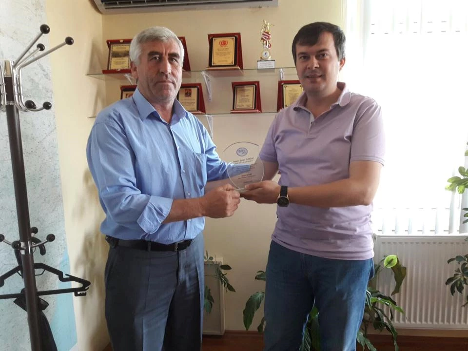 DSİ Müdürü Çınar Turgay’a, Köylülerinden Plaket…