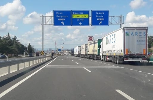 TIR kuyruğu hafta sonu daha da uzadı