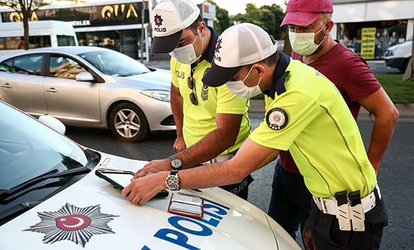 İpsala’da 8 Kişiye Maske Takmama Cezası Kesildi.