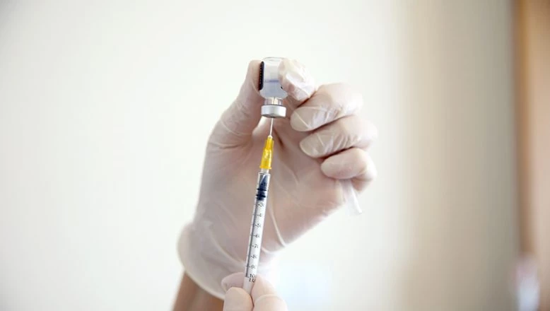 Fahrettin Koca, Covid Aşısında Yeni Yaş Sırasını Duyurdu