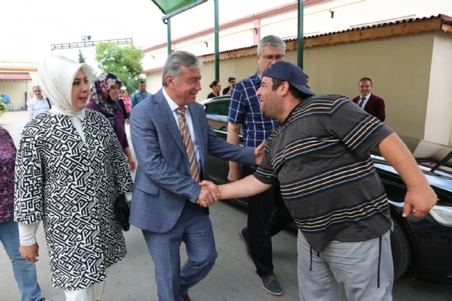 Şemsettin Emir, Durmaksızın Çalışıyor